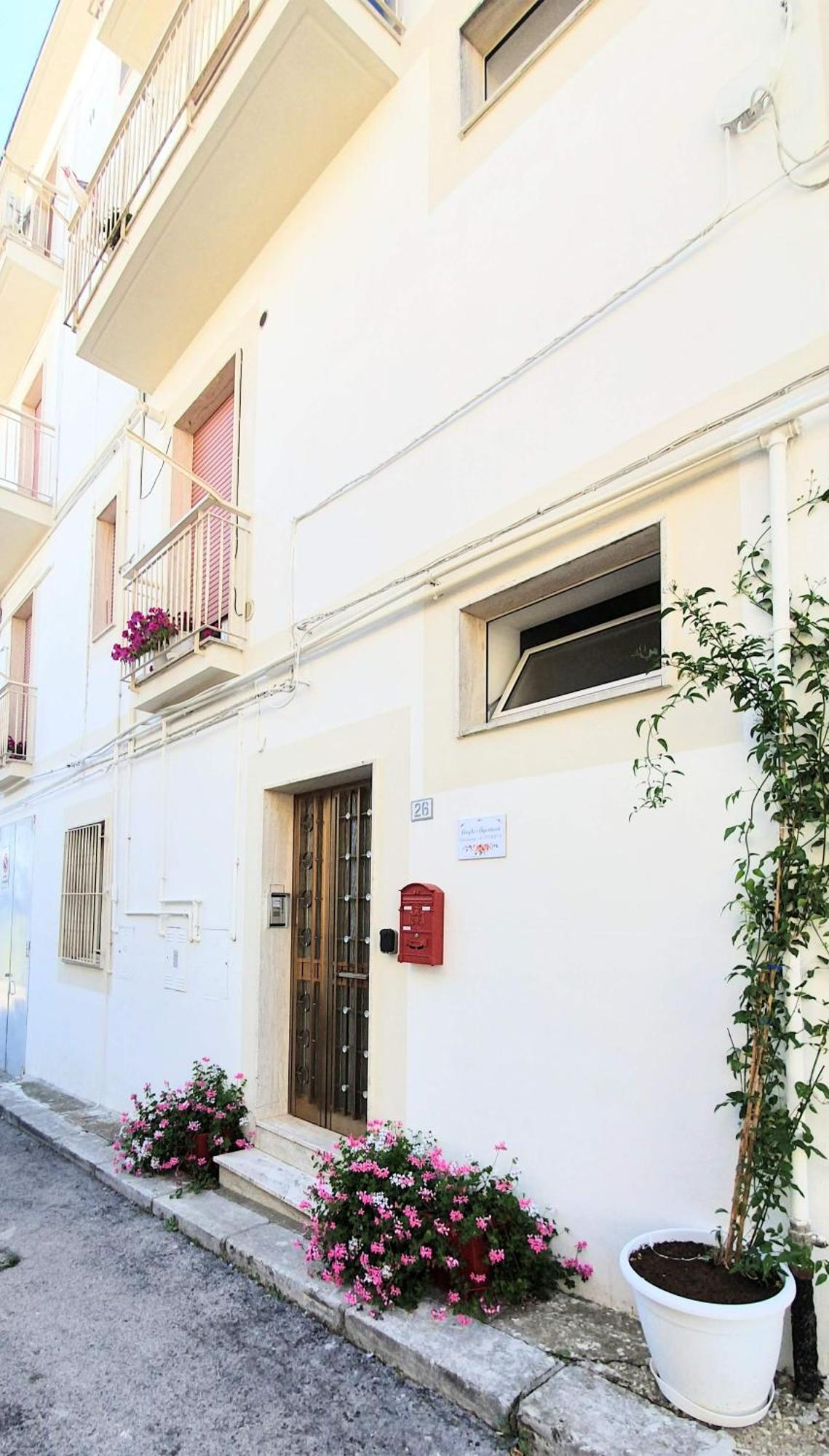 Angela'S Apartment. Elegant Two Bedroom House In Irsina المظهر الخارجي الصورة