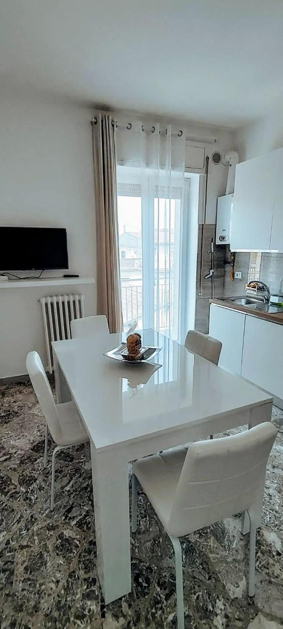 Angela'S Apartment. Elegant Two Bedroom House In Irsina المظهر الخارجي الصورة